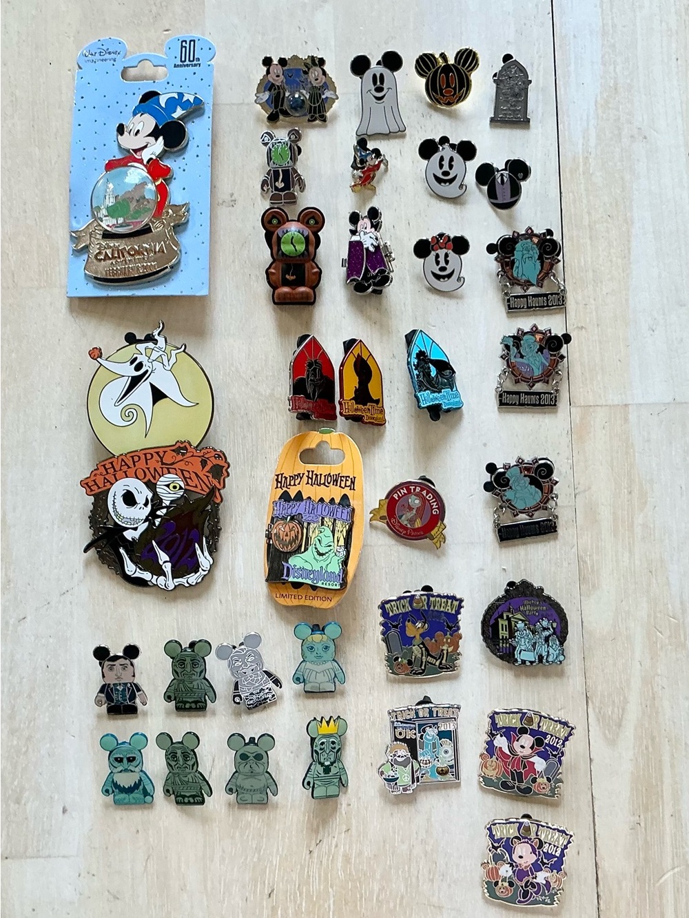Disney pins collection - Halloween